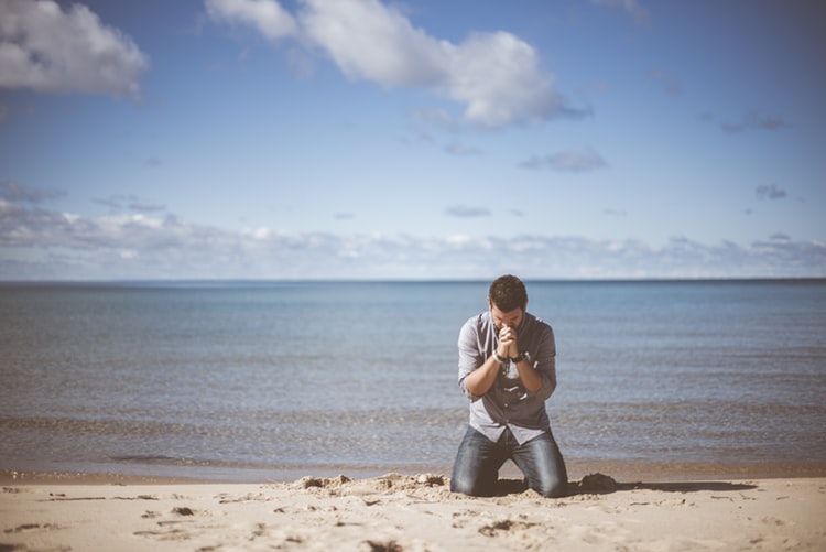 How to use emotions in public speaking is a key factor in effective presentations.