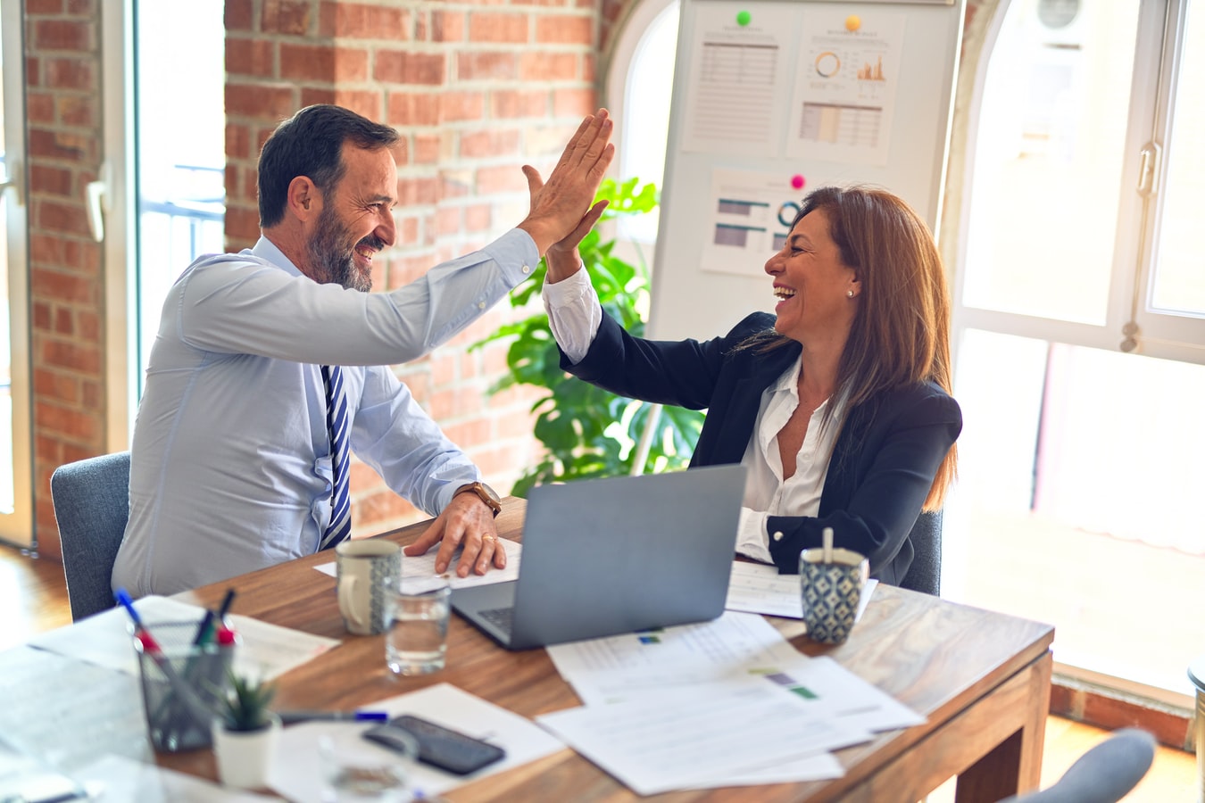 How to use body language in public speaking.